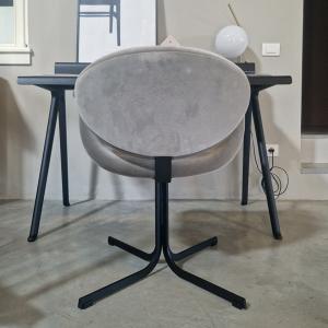 sedia-little-tulip-artifort-stock-5